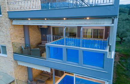 Grand Suites with Private Pools - Photo 63