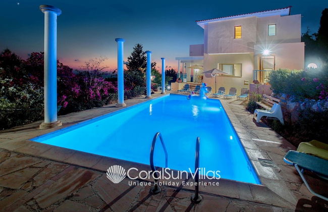 Wonderful Quiet Area, Completely Privacy, Large Private Pool, Colourful Garden - Foto 59