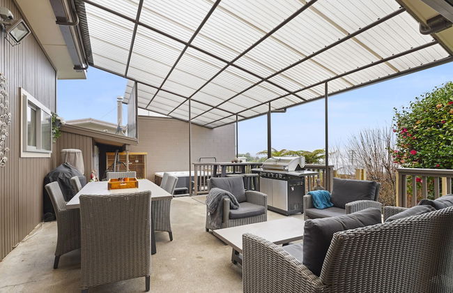 Lakeview Escape with spa - sauna - patio - Photo 27