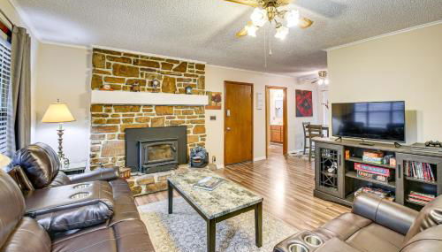 half Mi to DeSoto Lake Hot Springs Village Home - Foto 4