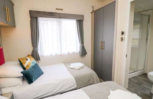 The Hideout - Photo 23