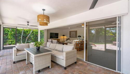 Serene Pool & Spa Home near Beaches & Downtown - Foto 4, Garden, Garden view