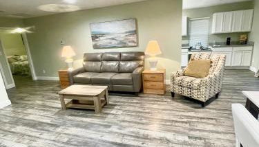 Ocean Springs Cottage 2 Bedroom 2 Bath Sleeps 4 Max - Foto 2