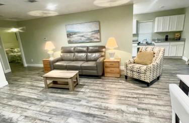 Ocean Springs Cottage 2 Bedroom 2 Bath Sleeps 4 Max - Foto 2