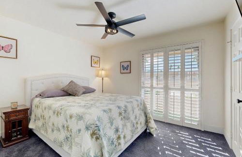 Stylish, Dog-Friendly Condo with Grill, shared Pool and Spa - Close to Downtown - Foto 15