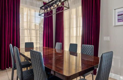 Game Room Heated pool Cinema 6Mi to Disney - Foto 17