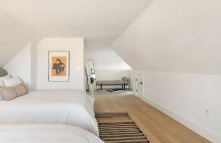 6BDR Luxe Pool Retreat • City Views Ping Pong Foosball Guest House Henley - Foto 57