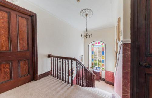 Georgian home with hot tub - Foto 15