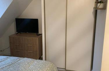 Cottage cosy avec jardin, piscine et parking - Foto 21