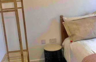 BeeStay - Cosy 1 bed flat in the heart of Cheadle Hulme - Photo 3