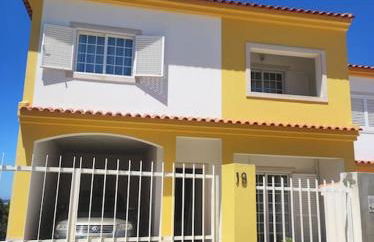 Casa das Rosas - Moradia com jardim e churrasco, Charneca da Cotovia - Foto 1