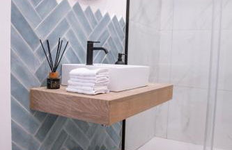 Hidden Gem GRAN TEATRO FALLA SUITES by ApartmentsinCadiz - Photo 41