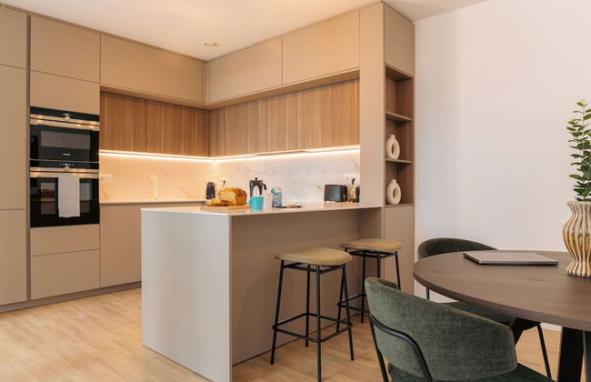 Media Bay Apartments - Photo 8