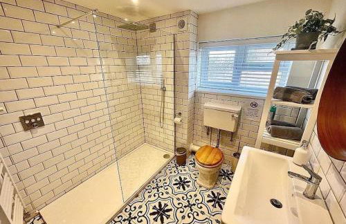 *Brecon Beacons,Log Burner, hot tub Dogs Welcome* - Photo 12