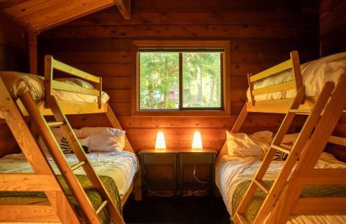 Mid-century Cabin Hideaway - Hot Tub & Fire Pit - Foto 53