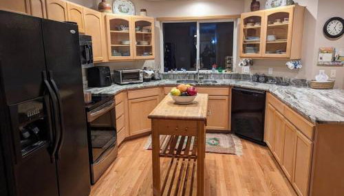 Five Bedroom Colonial Style Home - Foto 5