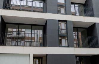 Modern apartment with balcony and free parking - Foto 31