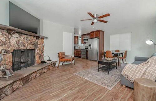 Bear Forest Hideaway, 5 Bed's, Indoor Fireplace! - Foto 8