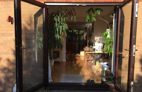 Quiet times away from city noise, but not too far! - Foto 11