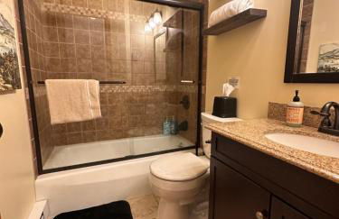 SPECTACULAR CATSKILLS 4 BEDROOM VACATION OASIS- Gorgeous Hunter Mountain Views! - Foto 14