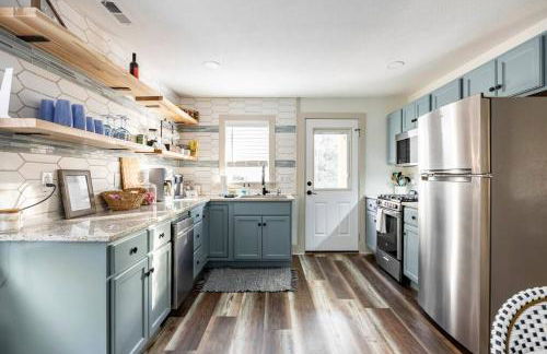 Riverside Relaxer w/Hot Tub+Fire Pit +Wifi & view - Foto 57