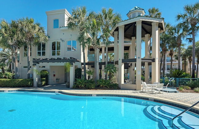 4BR Home, Private Pool, Steps From Beach, Minutes to Top Attractions - Foto 41