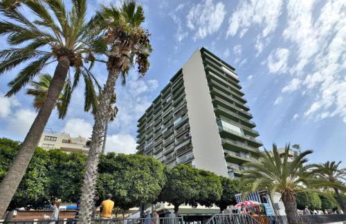 Boho Chic Apt, Frontline Sea & Paseo Views - Photo 29