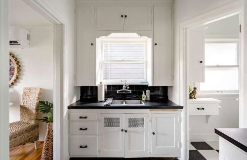 Stay Portland - BoHo Oasis in Ladd's Addition with 2 Beds - Photo 15