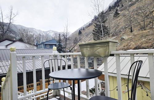 Charming Downtown Apartment in Victorian Home with Mountain Views - Foto 16