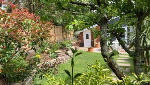 Walnut Cottage - Photo 4, Garden