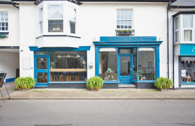 Fantastic 1BD Hideaway, 2 Minutes to the Sea - Photo 28