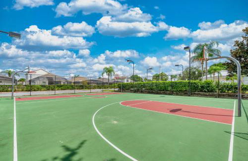 Magical Getaway Close to Disney! Pool, Gym, & WiFi - Photo 33