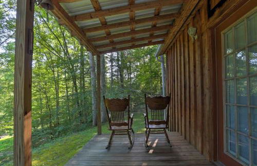 Rustic Briceville Cabin with Porch Tucked in Forest! - Foto 20