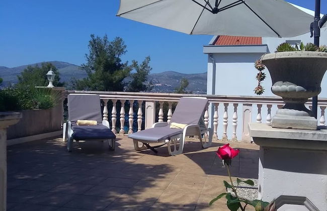 Huge terrace with sea view of the bay - Foto 13