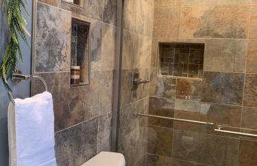 Earthy Hobbit Jungle with Privacy & Serenity - Foto 20