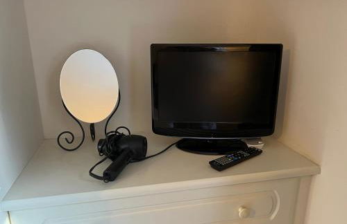 Cosy Hillside Annex - Photo 4