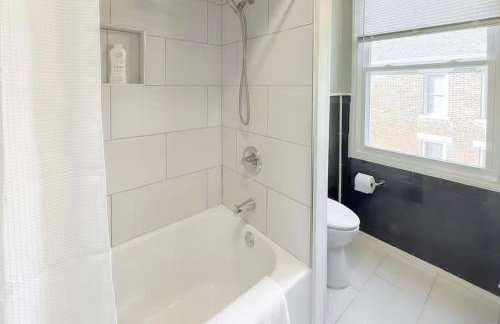 Spacious Home Downtown - Children's Hospital, Pets - Foto 46