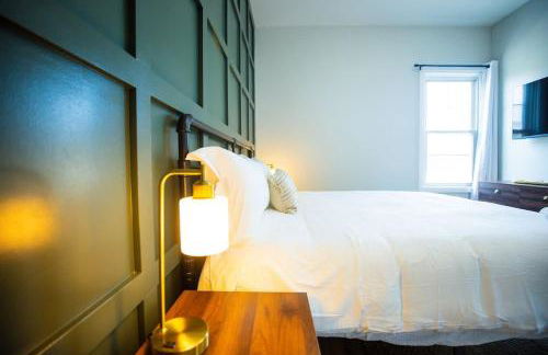 Jennifer's Broadway Cozy Gem w Fireplace King Bed - Foto 3