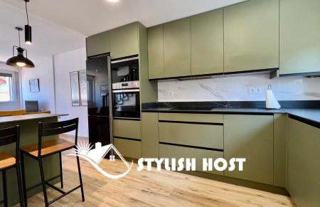 Dúplex Stylish Host con vistas al mar - Foto 1