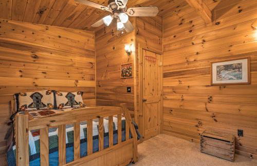 Lake Lure Log Cabin with Grill, Near Hiking! - Foto 25