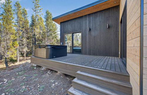 The Luxe House | Upscale Cabin w/ Hot Tub & Fire Pit! - Foto 22