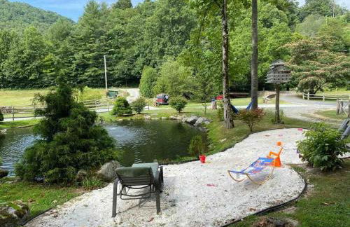 Airstream at a Petting Zoo w/ Hot Tub - Foto 41