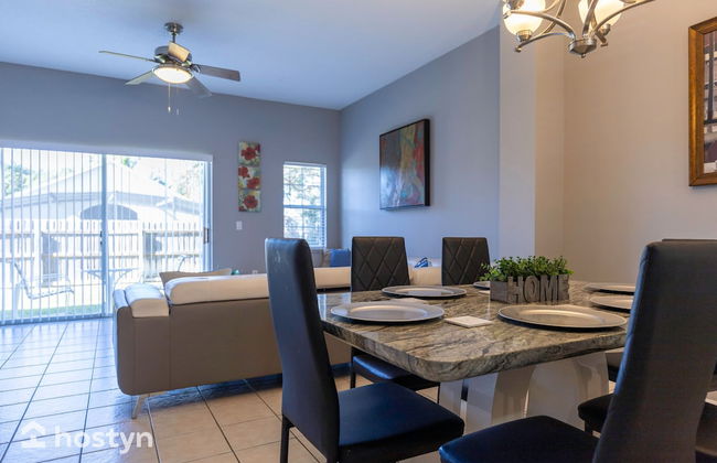 Beautiful Townhome Near Theme Parks - Foto 2