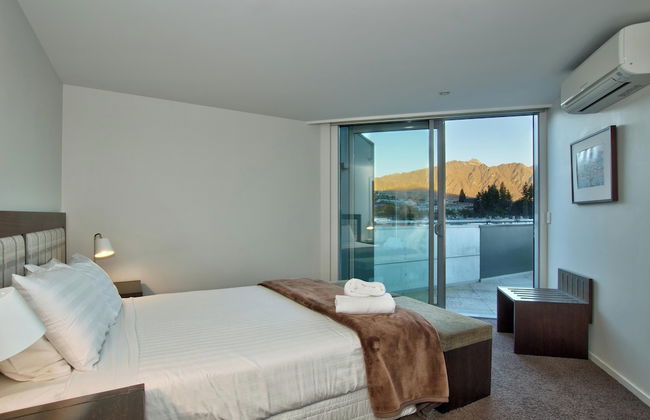 Bay View Condo by Staysouth - Photo 3