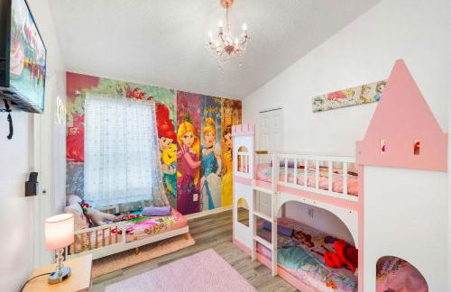 Beautiful 5BR 4 baths Themed home near Disney and Universal, Private Pool, Gameroom, baby Crib and more - Foto 18