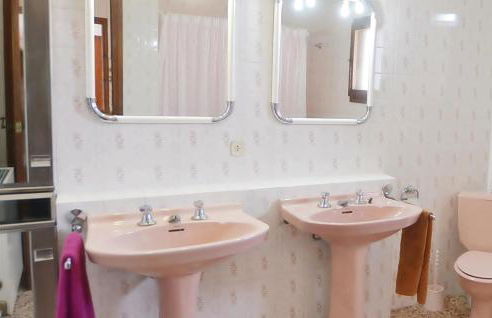 Cozy Home In Palafolls - Foto 33