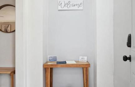 Blue & Gold Retreat sleeps 14 Minutes from ND - Photo 42