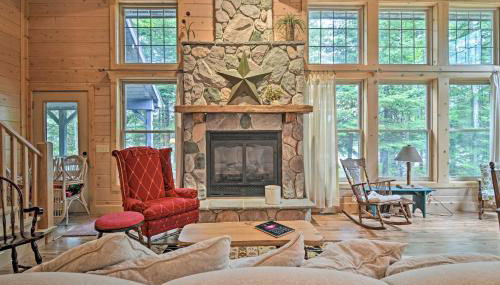 Rustic and Modern Home with Fire Pit on Tower Pond! - Foto 5