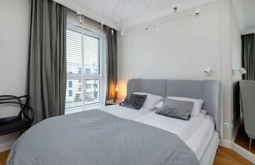 Elegant Apartment with Parking Space and Balcony by Noclegi Renters - Foto 2