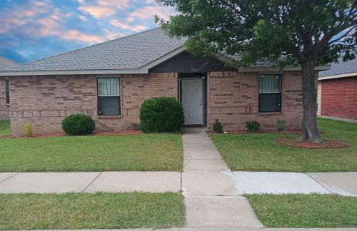 Ultimate Game Room Oasis for 12 - Private Patio - BBQ - 2 Kings - 6 TVs - Full-Body Massage Chair - Foto 35